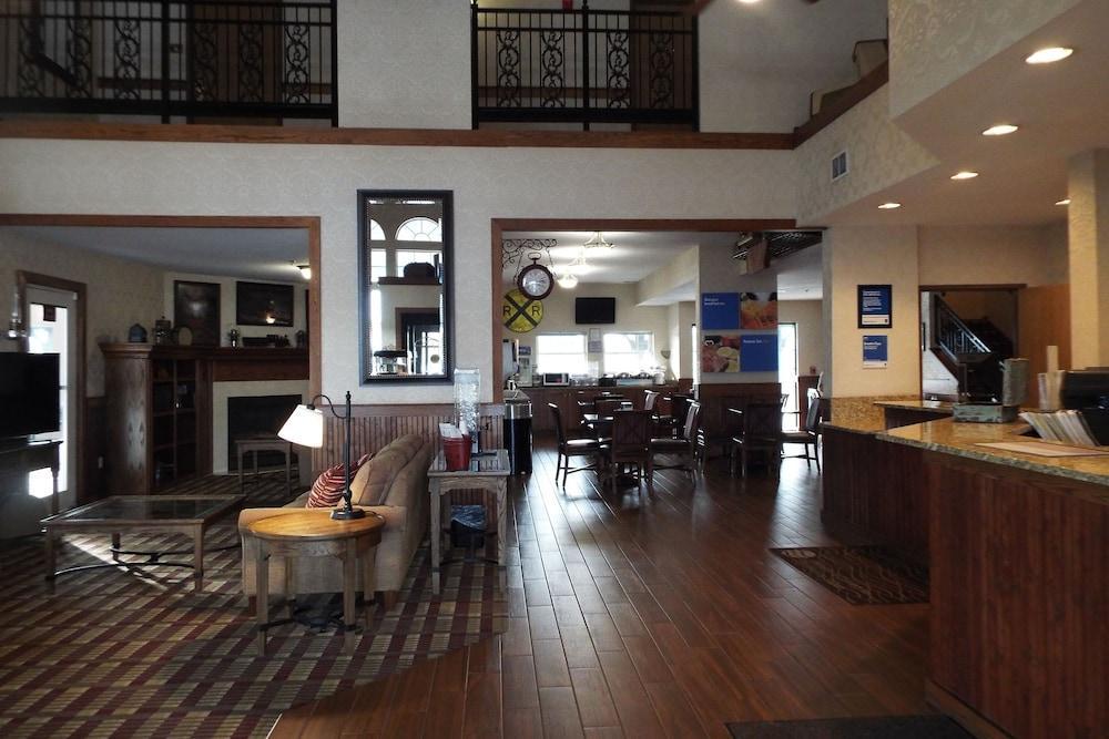 Comfort Inn Warrensburg Station Buitenkant foto