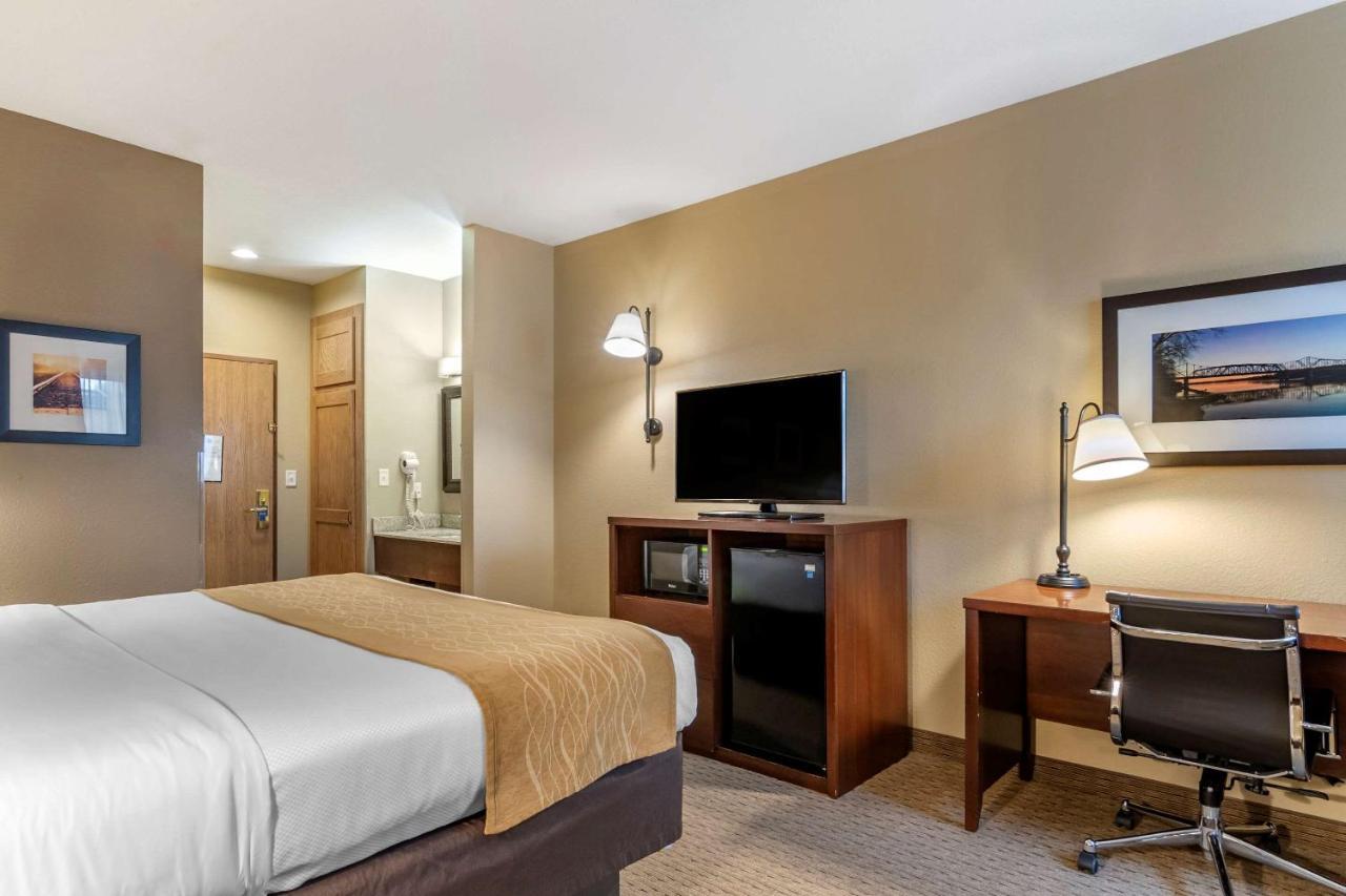 Comfort Inn Warrensburg Station Buitenkant foto