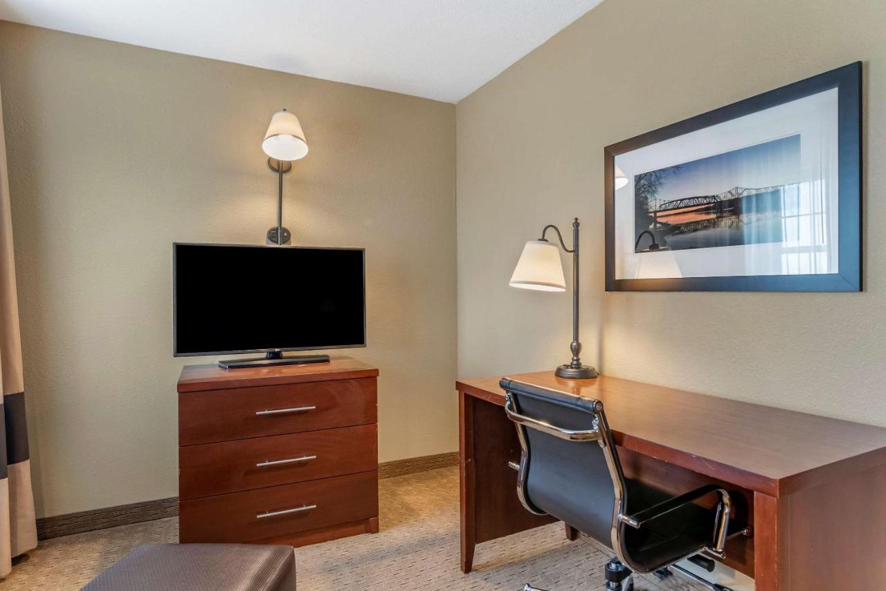 Comfort Inn Warrensburg Station Buitenkant foto