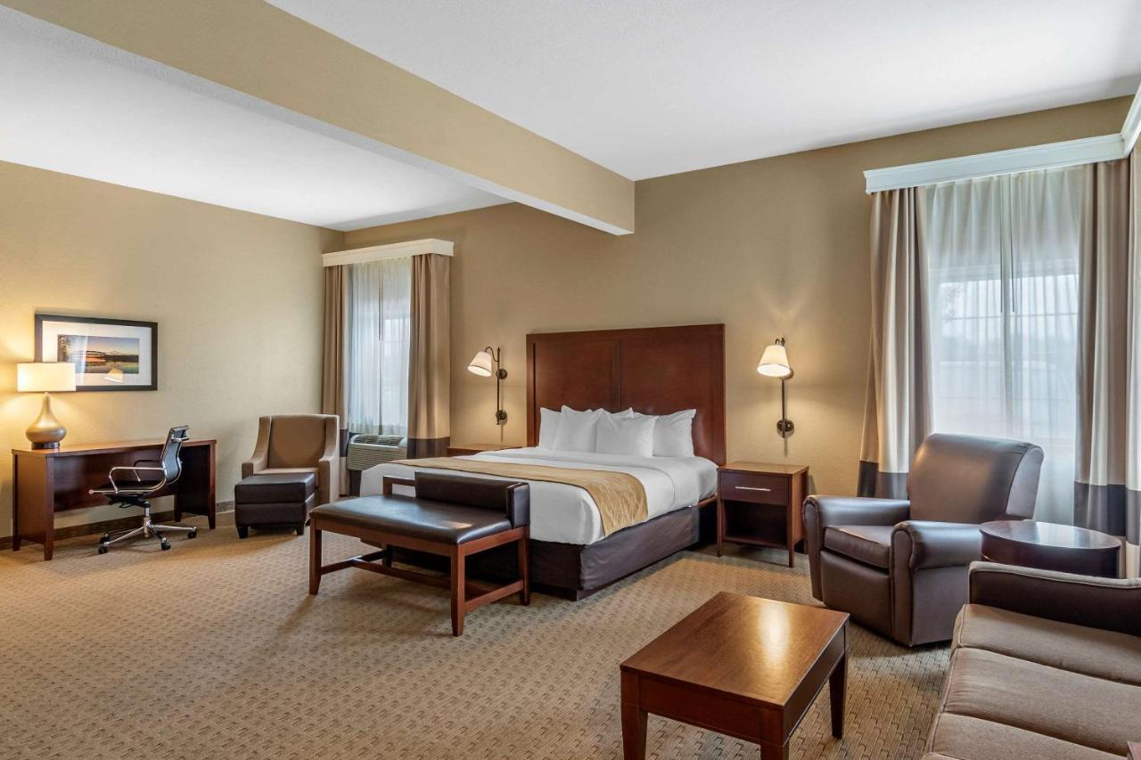 Comfort Inn Warrensburg Station Buitenkant foto