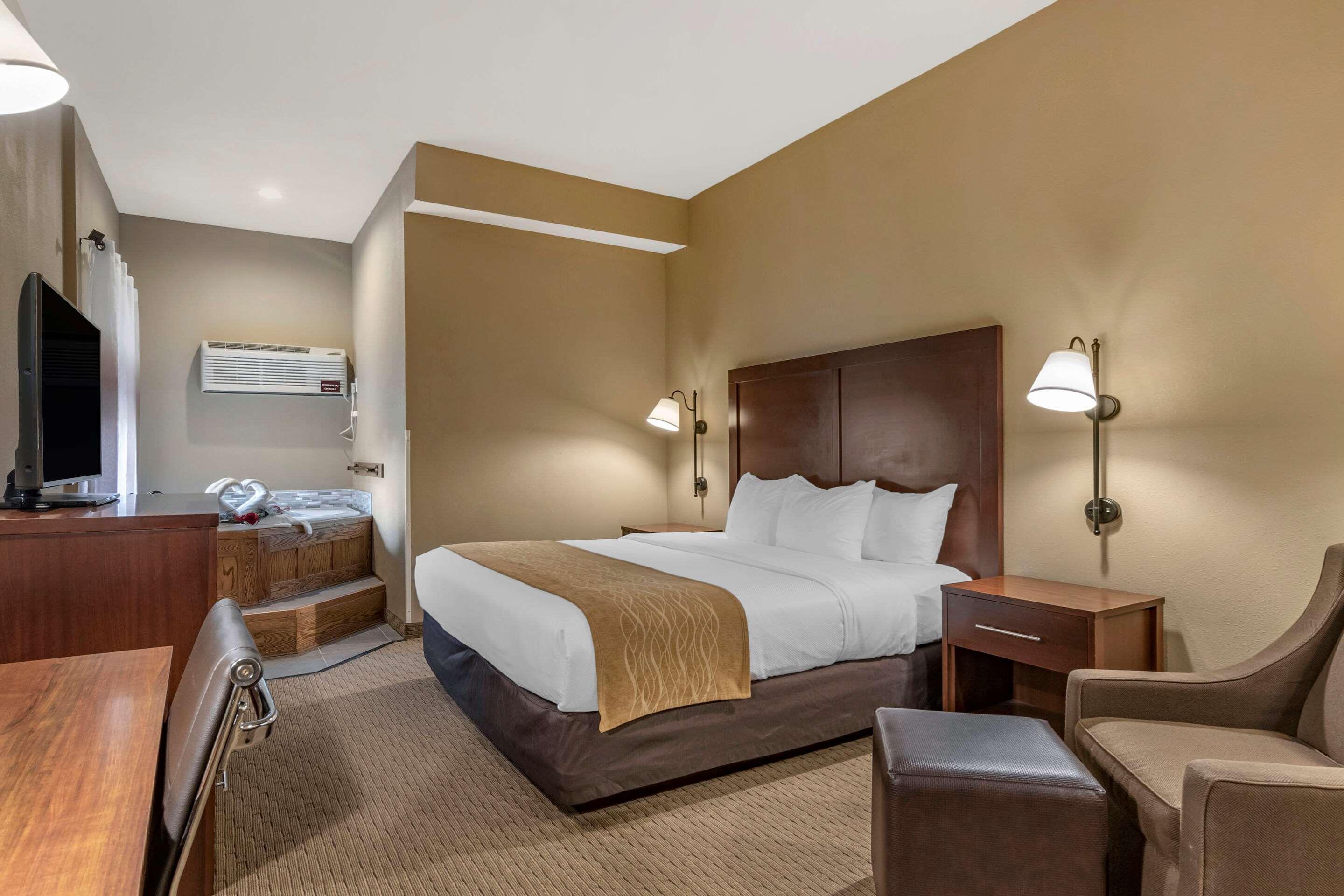 Comfort Inn Warrensburg Station Buitenkant foto