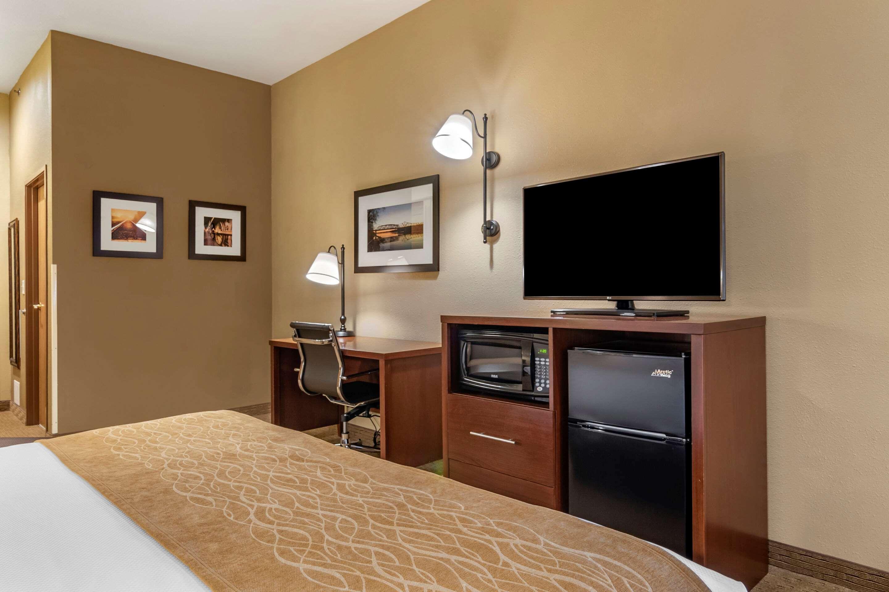 Comfort Inn Warrensburg Station Buitenkant foto