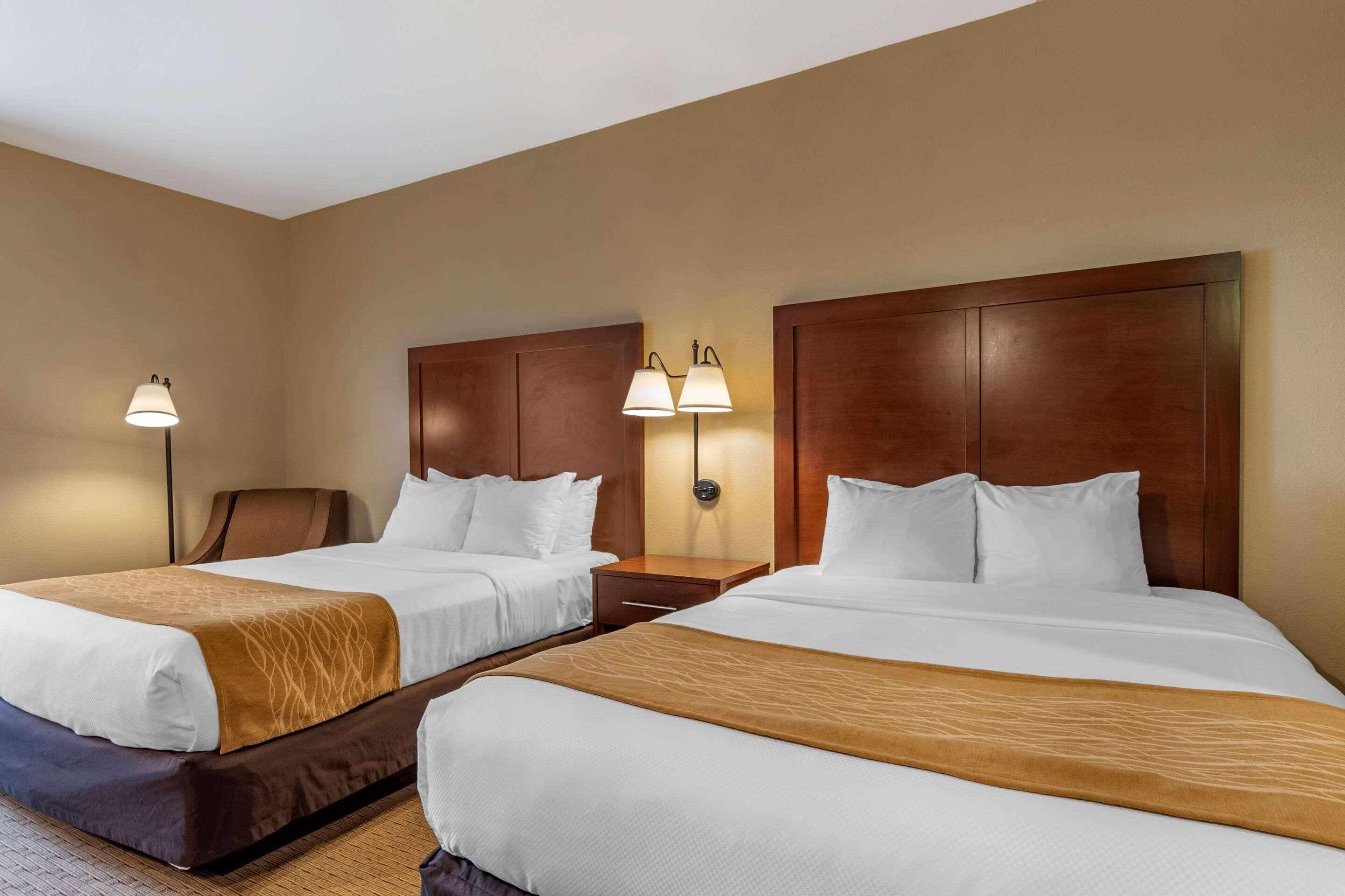 Comfort Inn Warrensburg Station Buitenkant foto
