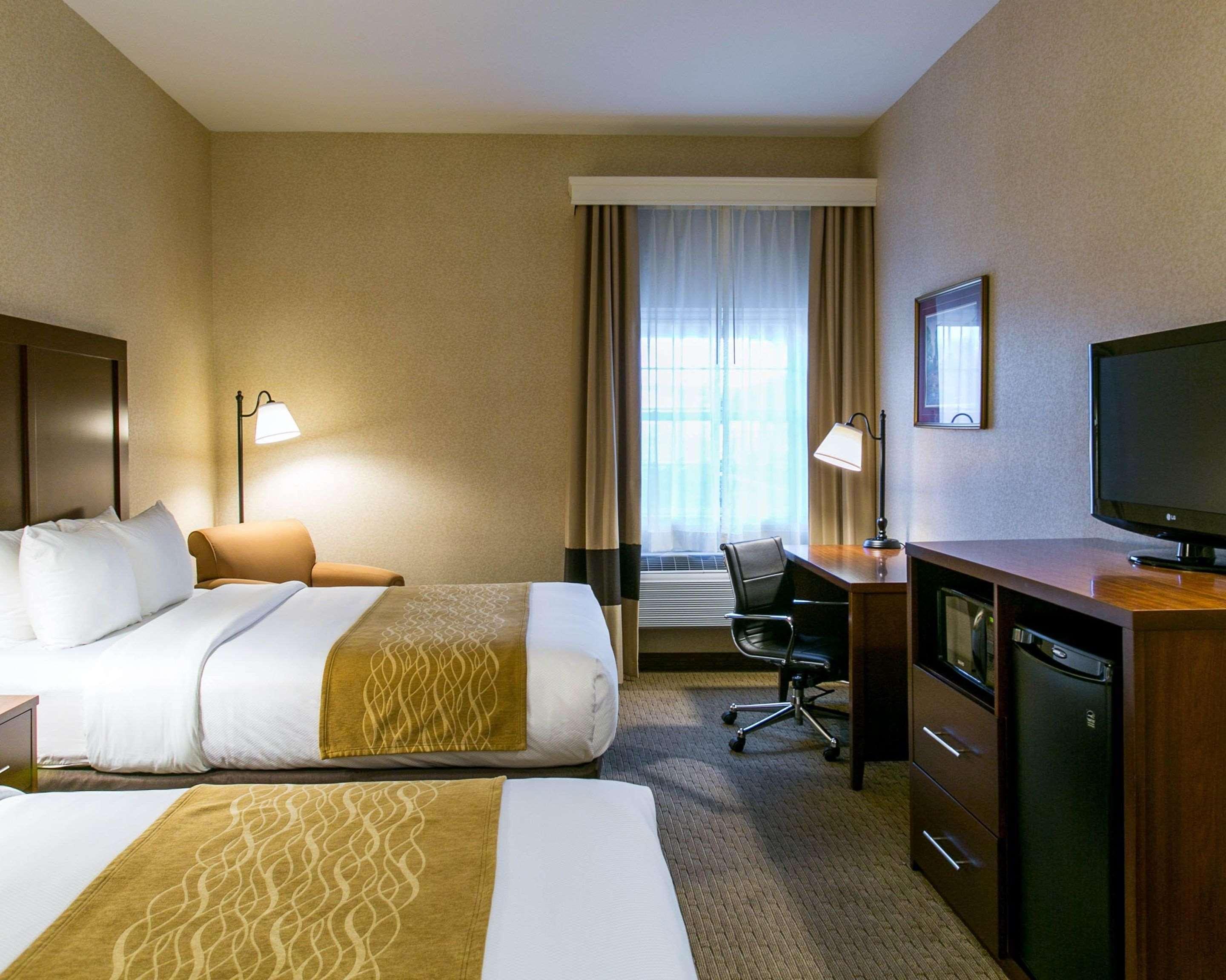 Comfort Inn Warrensburg Station Buitenkant foto