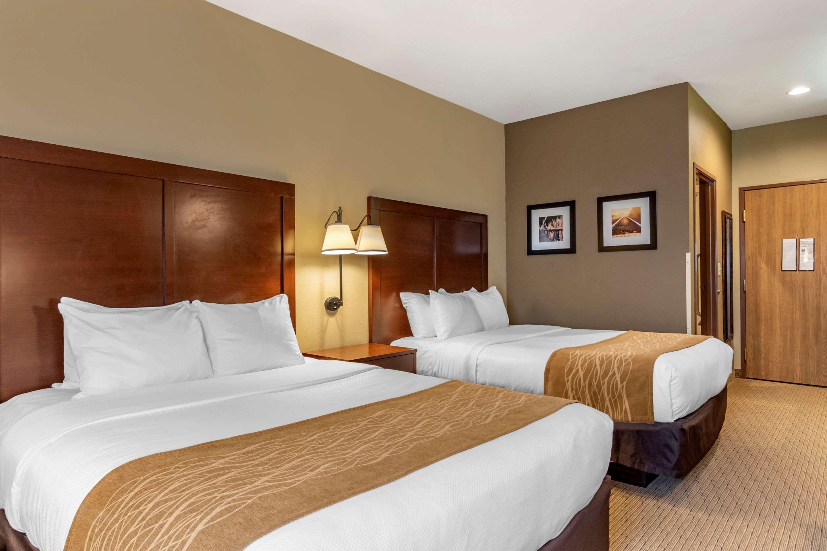 Comfort Inn Warrensburg Station Buitenkant foto