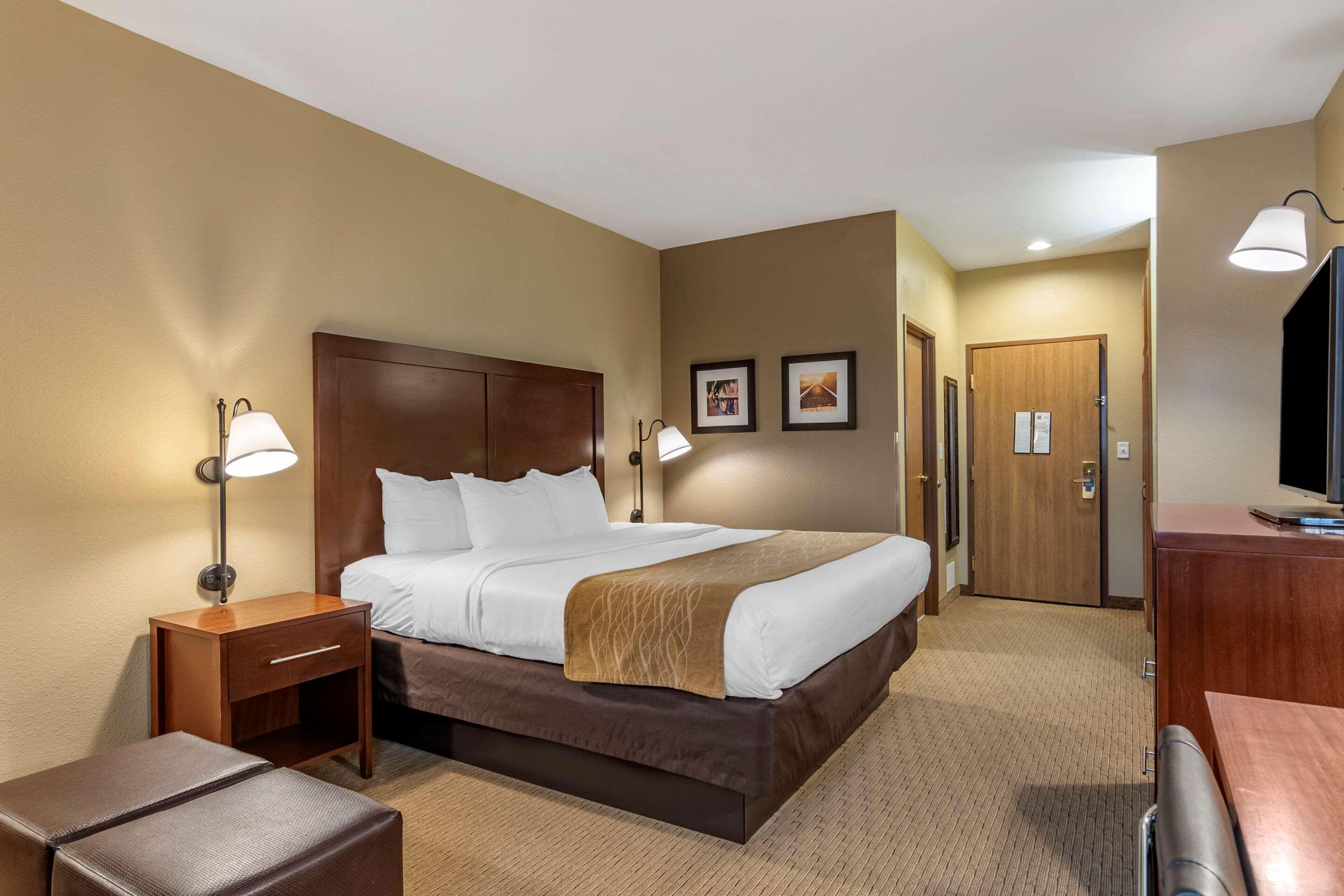 Comfort Inn Warrensburg Station Buitenkant foto