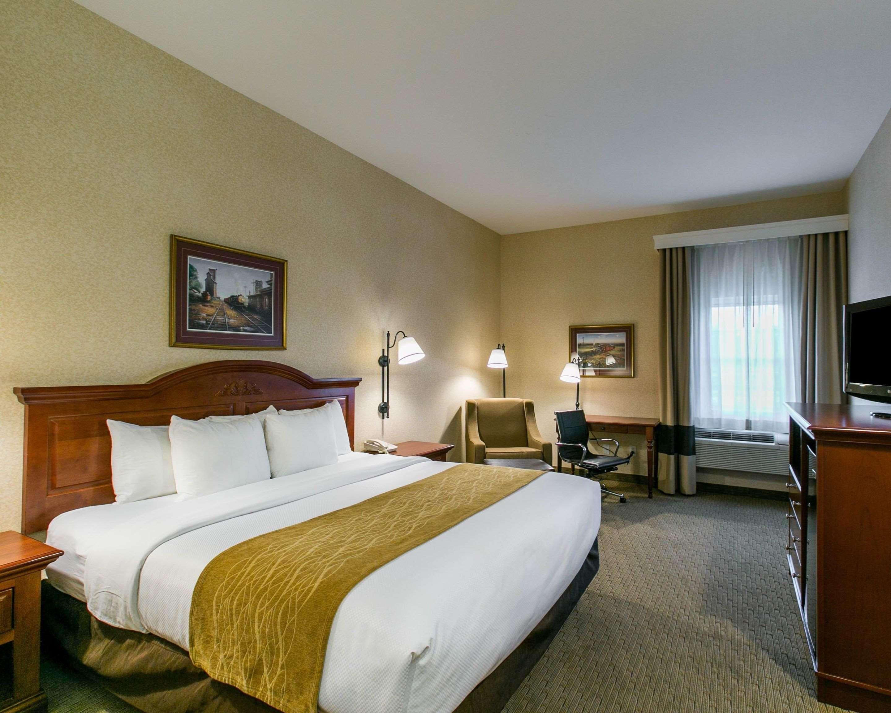 Comfort Inn Warrensburg Station Buitenkant foto