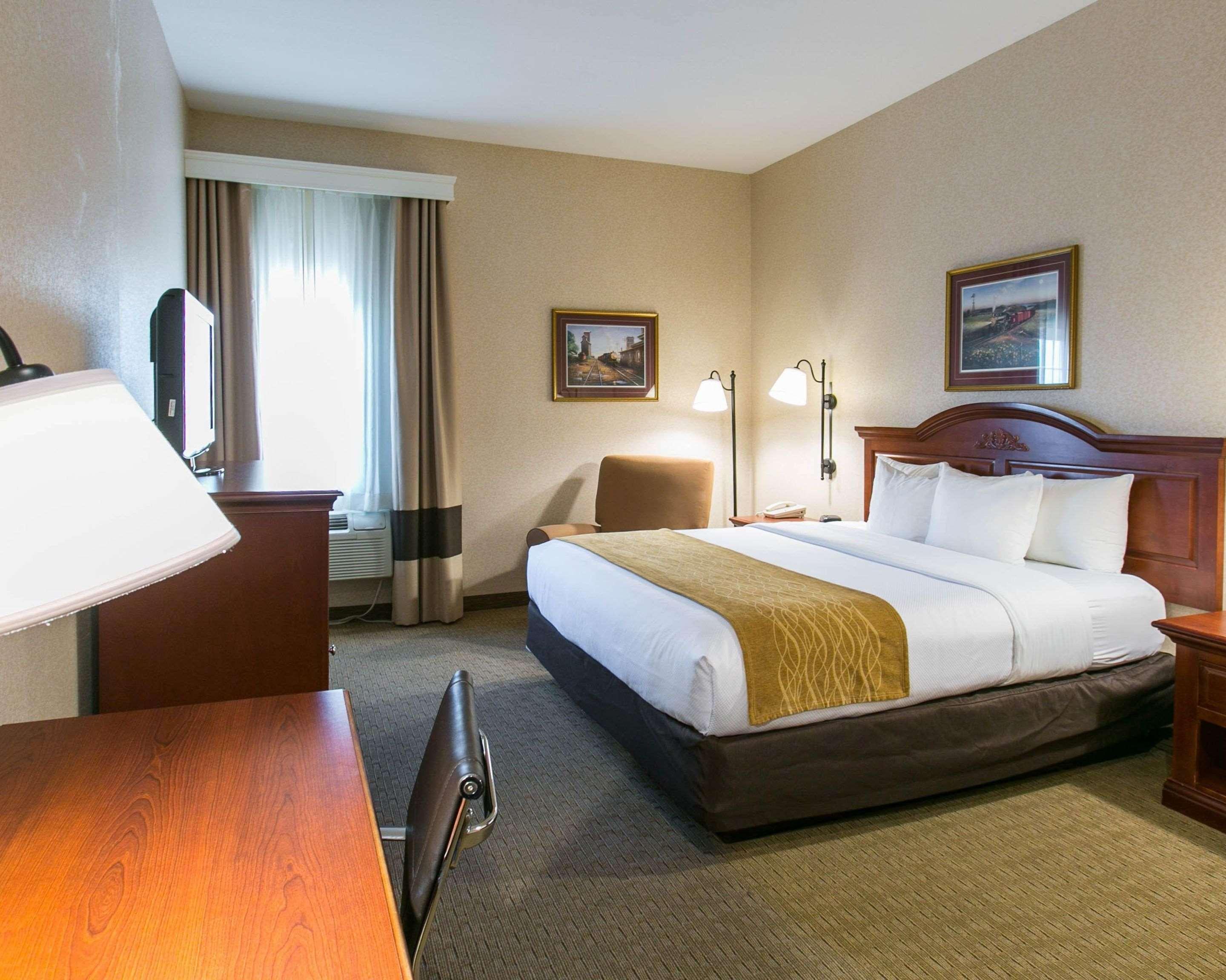 Comfort Inn Warrensburg Station Buitenkant foto