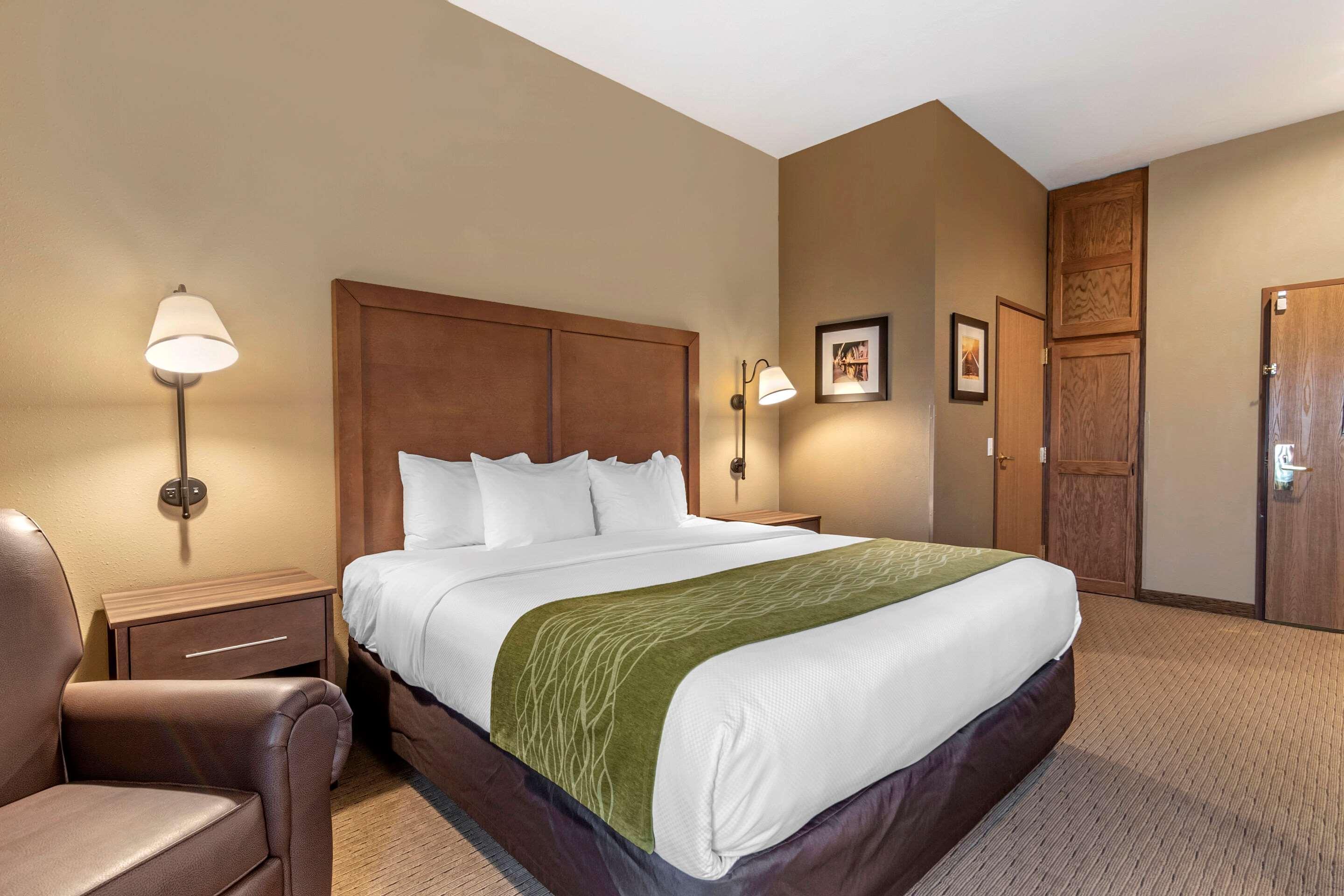 Comfort Inn Warrensburg Station Buitenkant foto