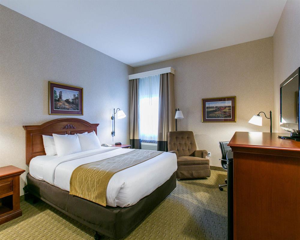 Comfort Inn Warrensburg Station Buitenkant foto