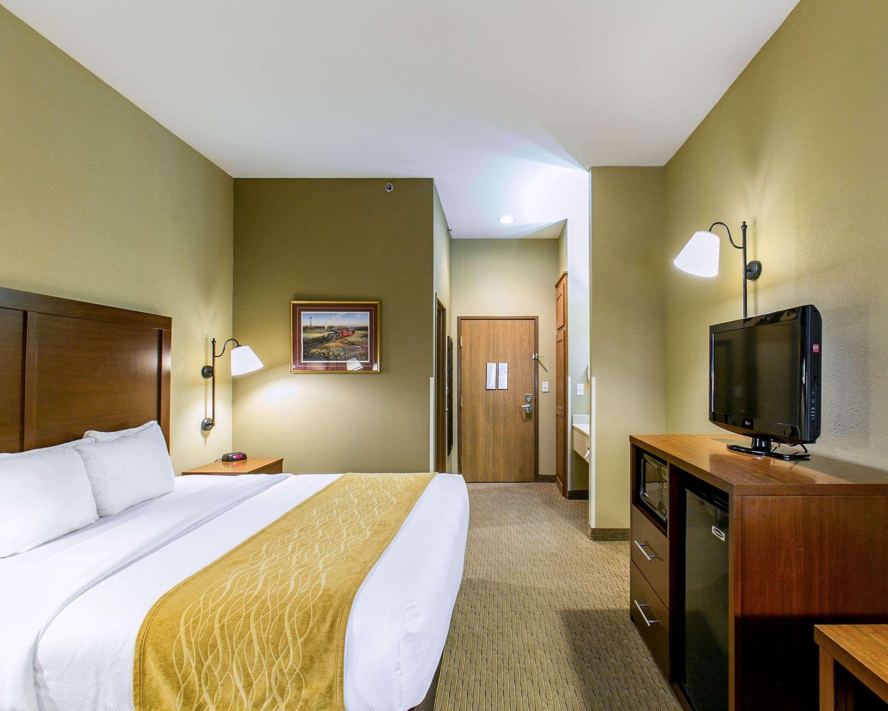 Comfort Inn Warrensburg Station Buitenkant foto