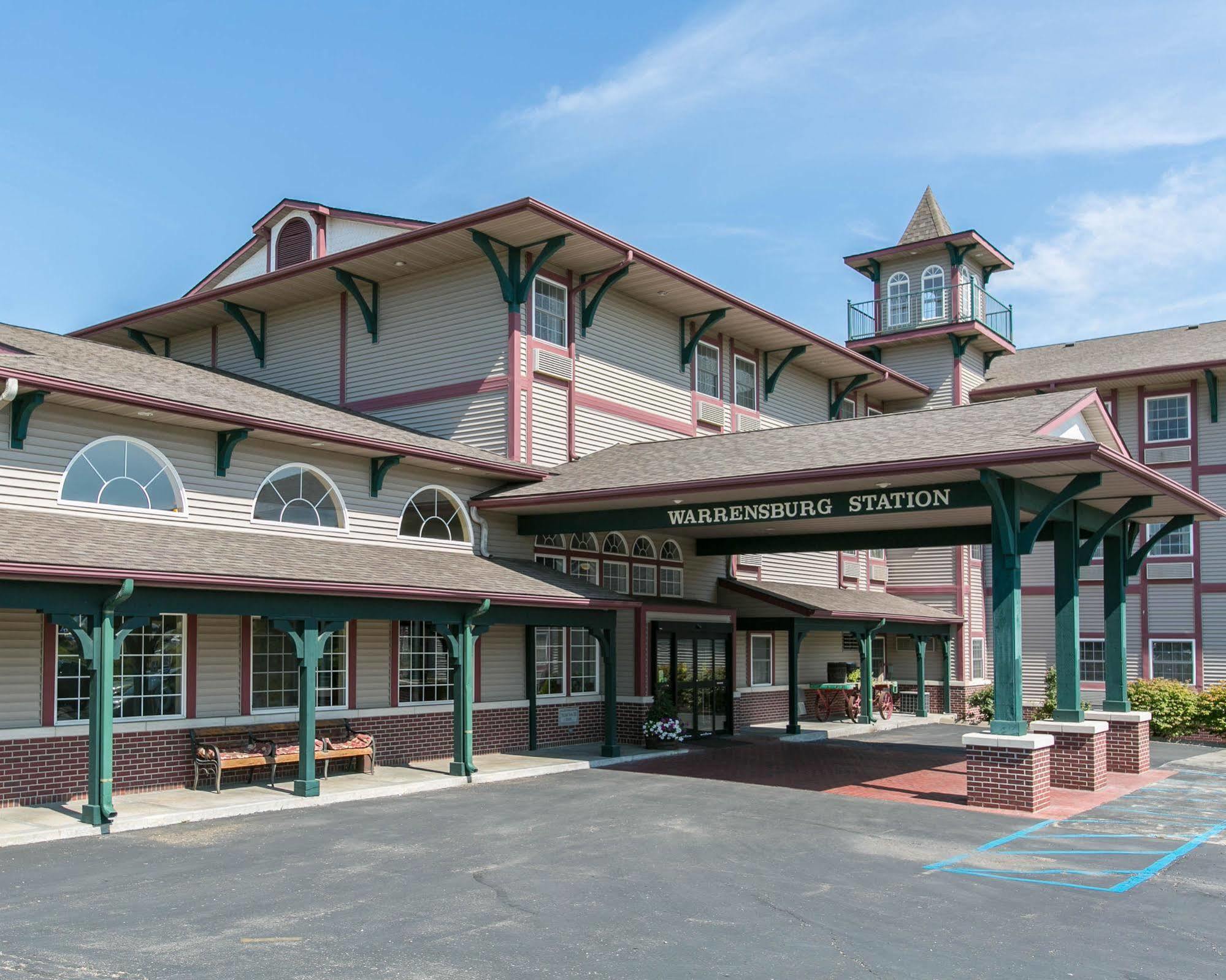 Comfort Inn Warrensburg Station Buitenkant foto