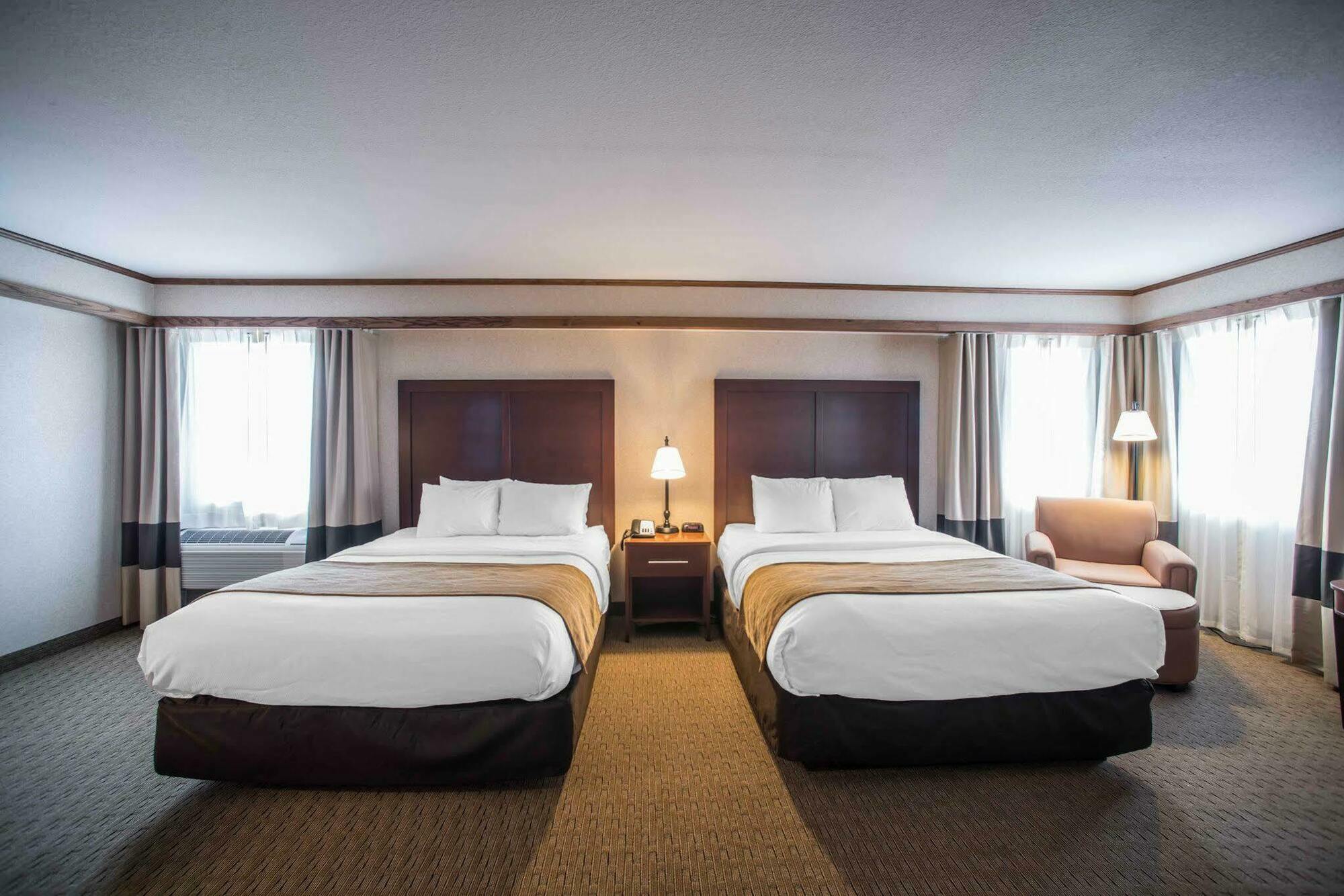 Comfort Inn Warrensburg Station Buitenkant foto